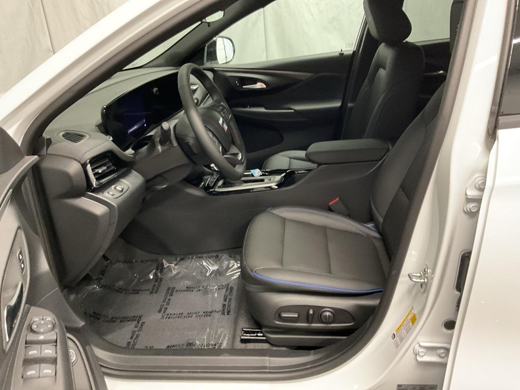 new 2025 Buick Envista car, priced at $27,550