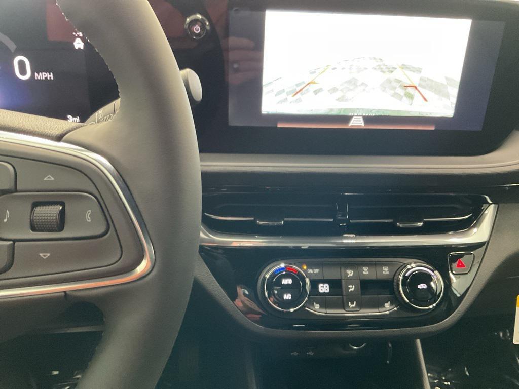 new 2025 Buick Envista car, priced at $27,550