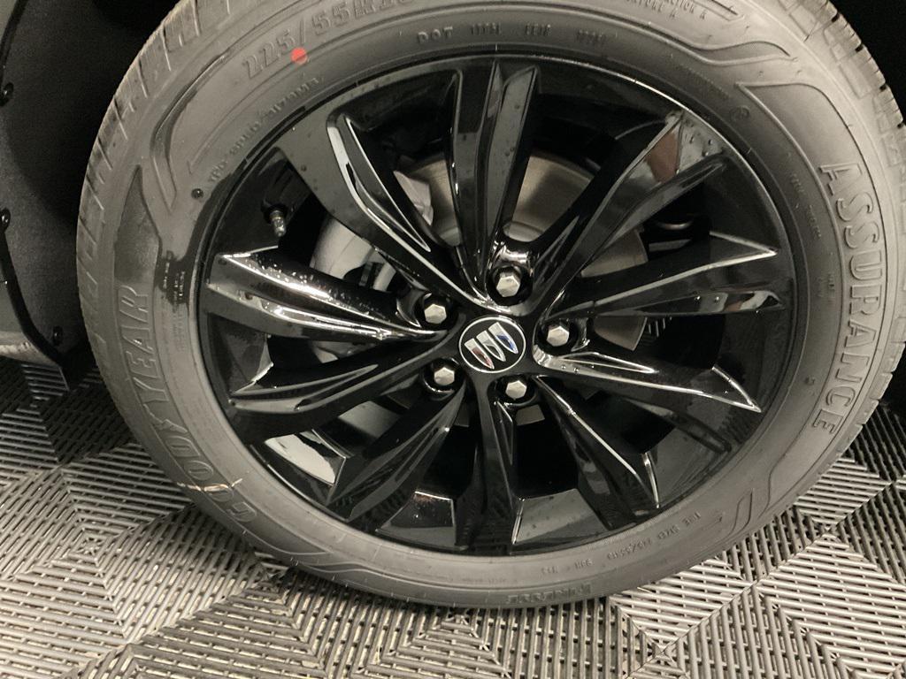 new 2025 Buick Envista car, priced at $27,550