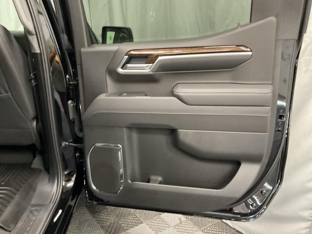 new 2025 GMC Sierra 1500 car, priced at $59,518