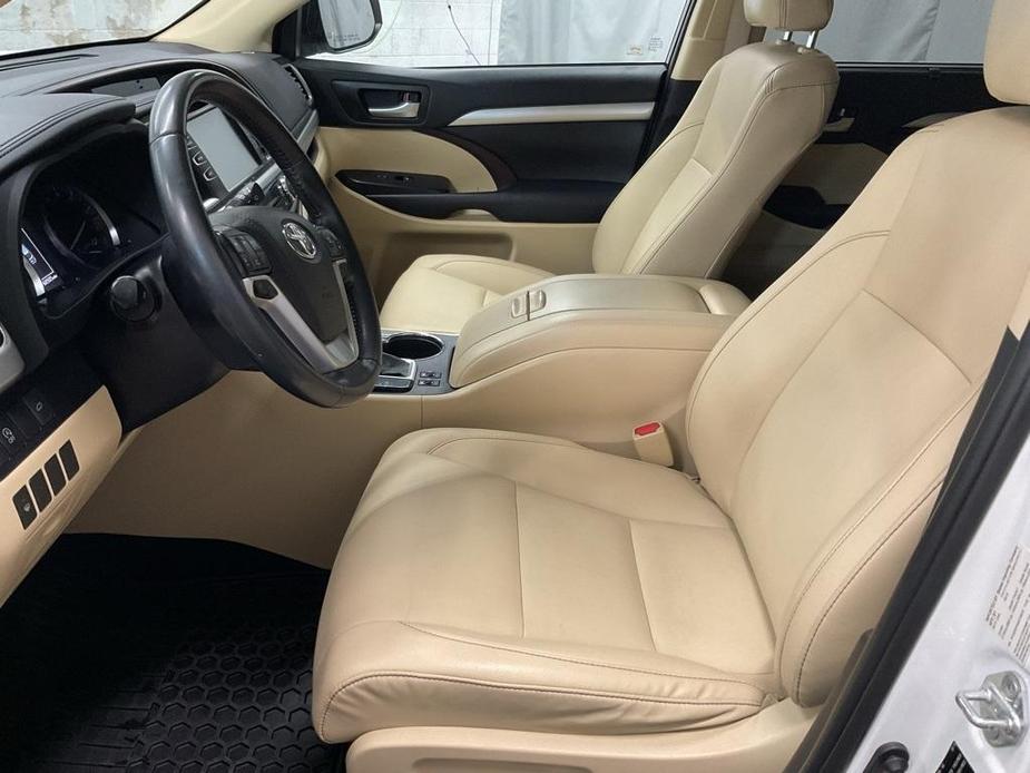 used 2019 Toyota Highlander car, priced at $29,281