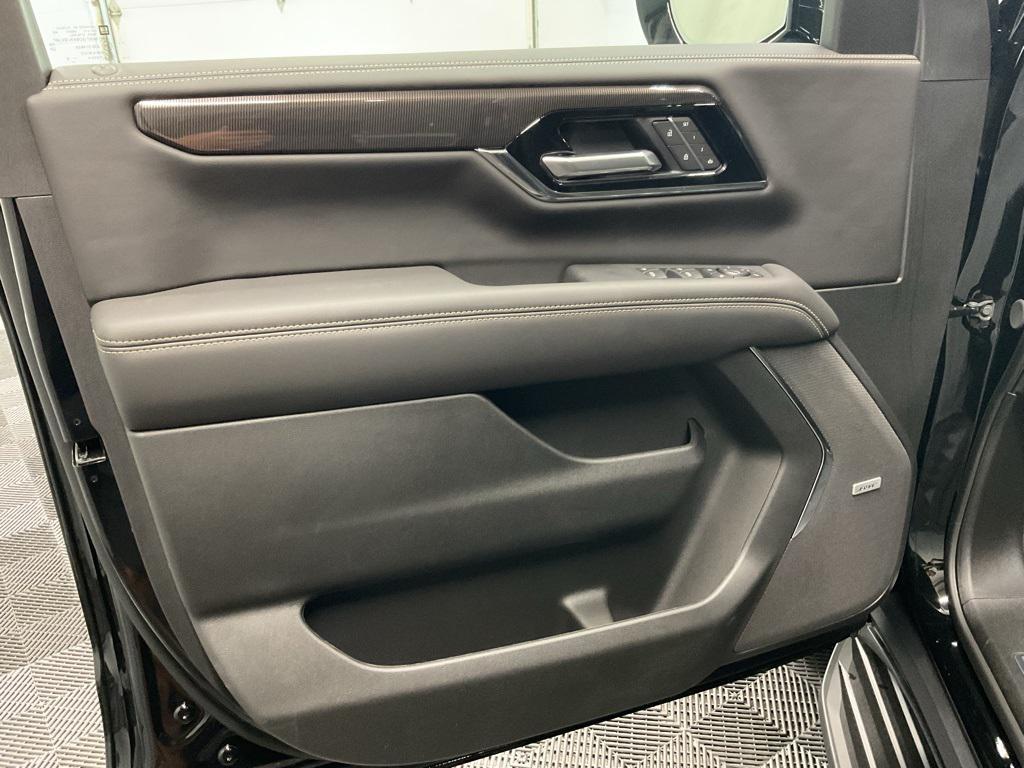 new 2025 GMC Yukon XL car, priced at $78,735