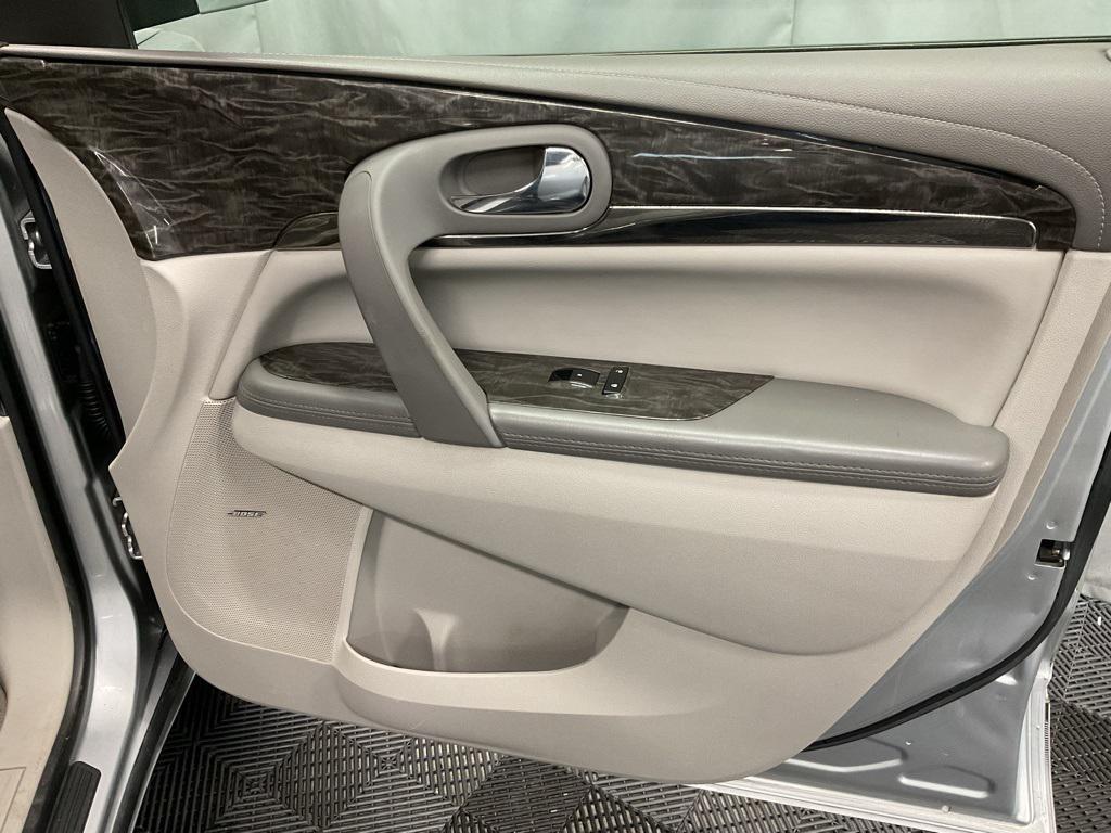 used 2014 Buick Enclave car, priced at $7,000