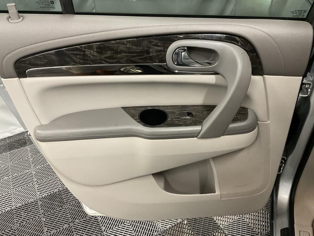 used 2014 Buick Enclave car, priced at $7,000