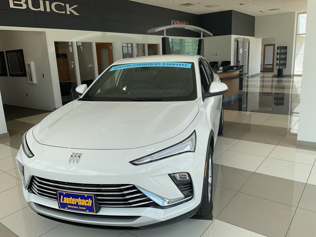 new 2025 Buick Envista car, priced at $25,690