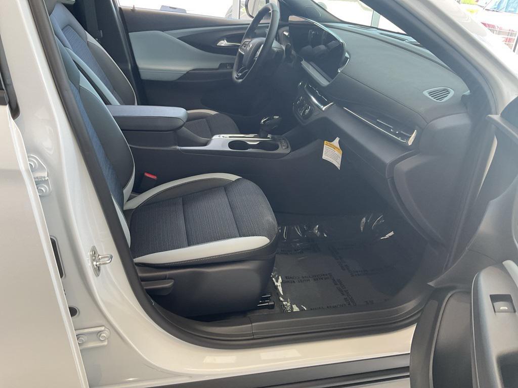 new 2025 Buick Envista car, priced at $25,690