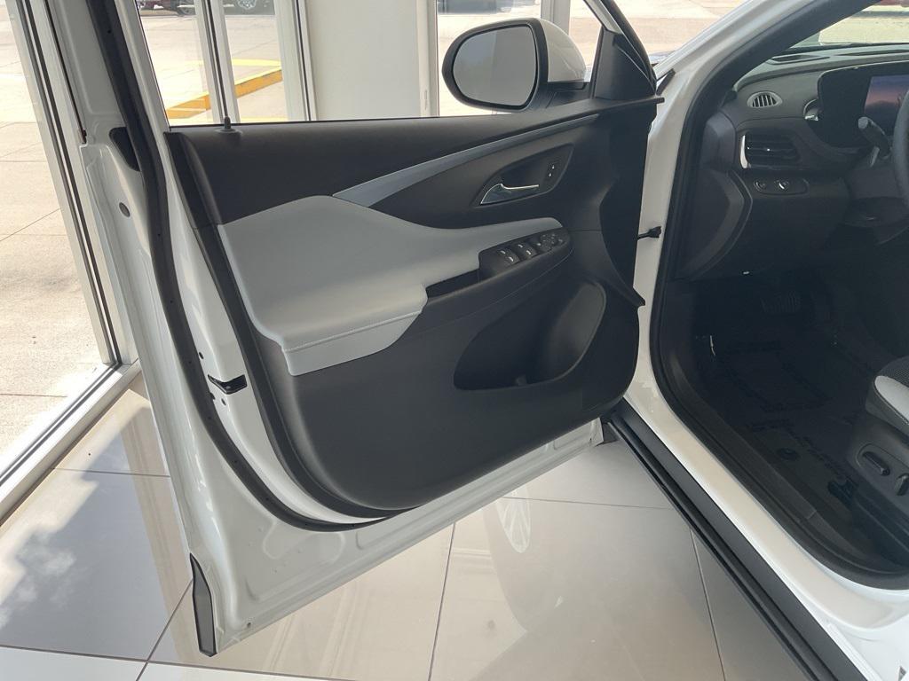 new 2025 Buick Envista car, priced at $25,690