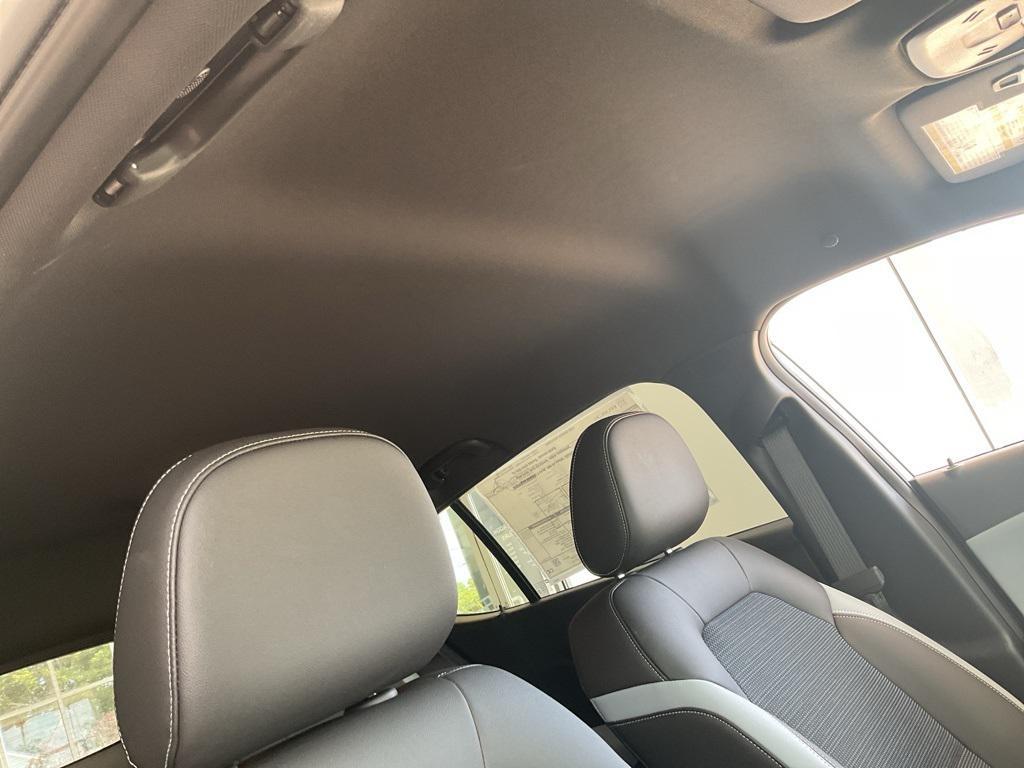 new 2025 Buick Envista car, priced at $25,690