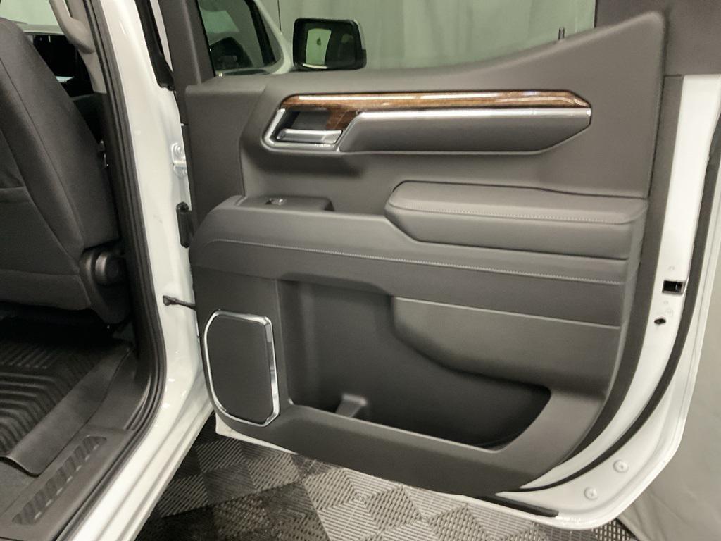 new 2025 GMC Sierra 1500 car, priced at $53,090
