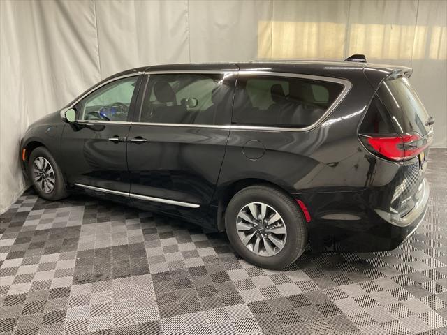 used 2023 Chrysler Pacifica Hybrid car, priced at $34,000
