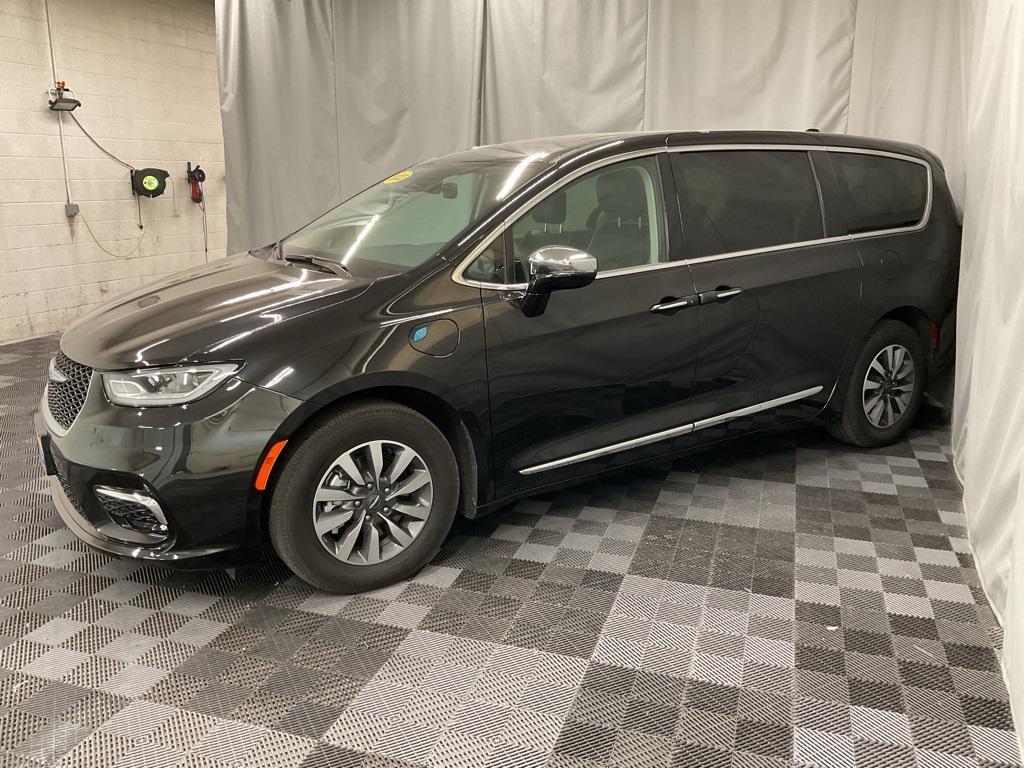 used 2023 Chrysler Pacifica Hybrid car, priced at $32,800