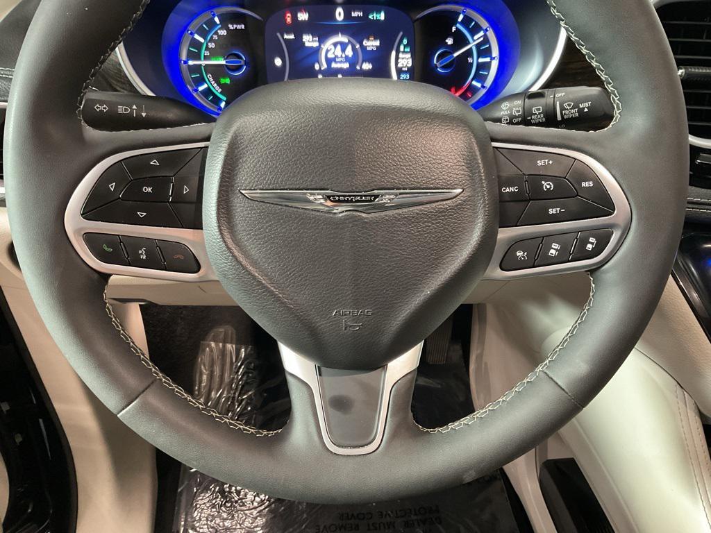 used 2023 Chrysler Pacifica Hybrid car, priced at $32,800
