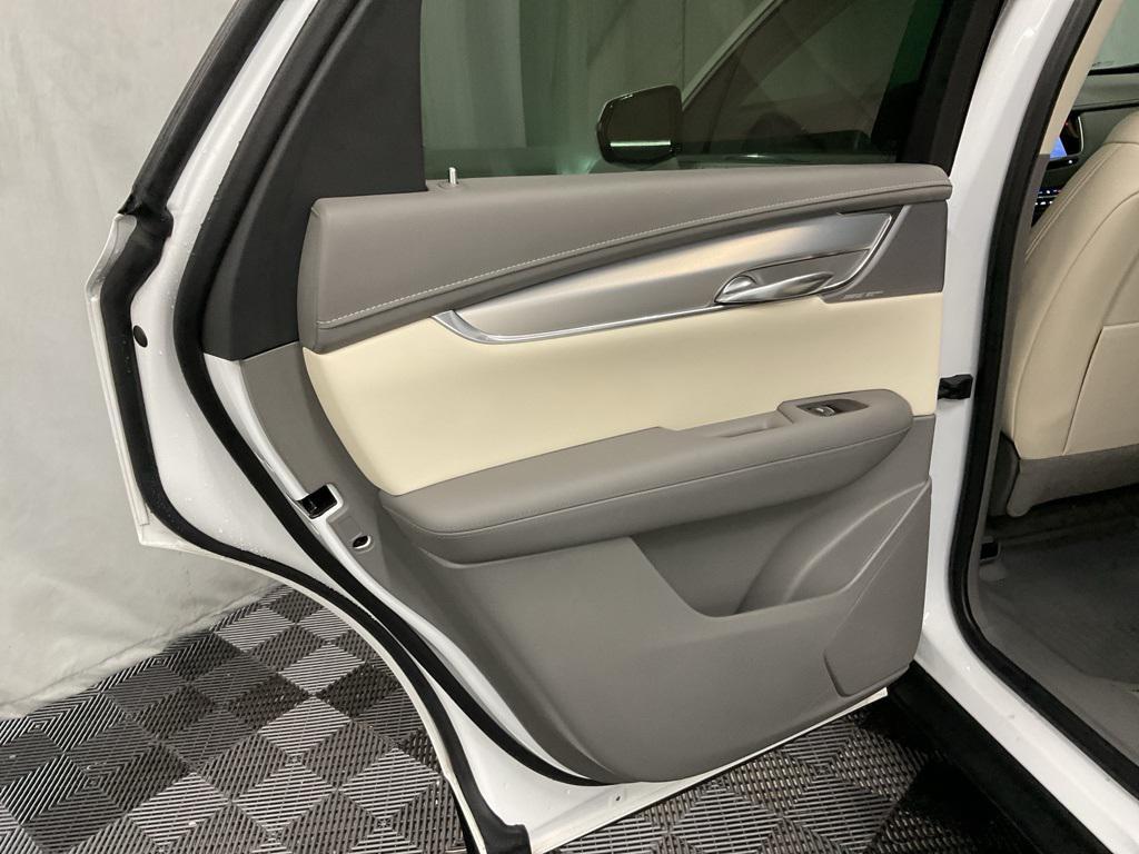 used 2023 Cadillac XT5 car, priced at $32,000