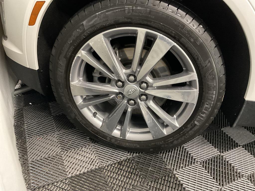 used 2023 Cadillac XT5 car, priced at $32,000