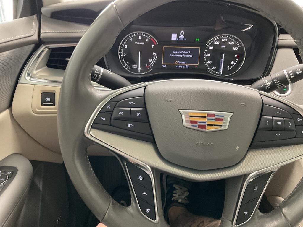 used 2023 Cadillac XT5 car, priced at $32,000