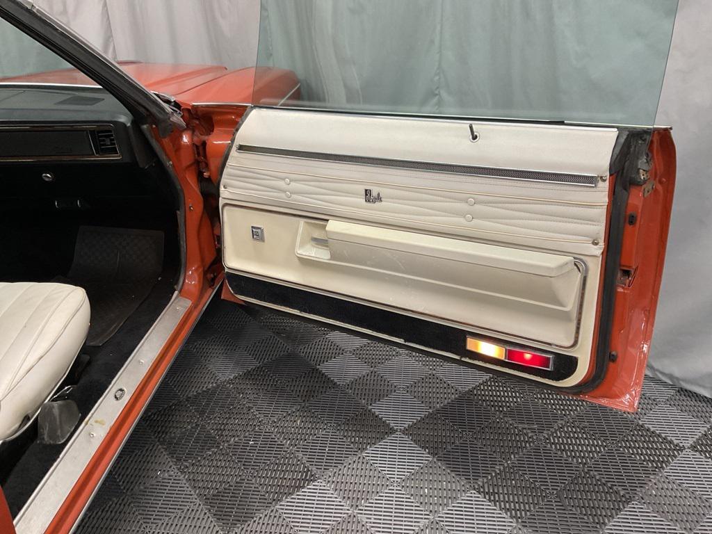 used 1972 Oldsmobile Delta 88 car, priced at $13,500