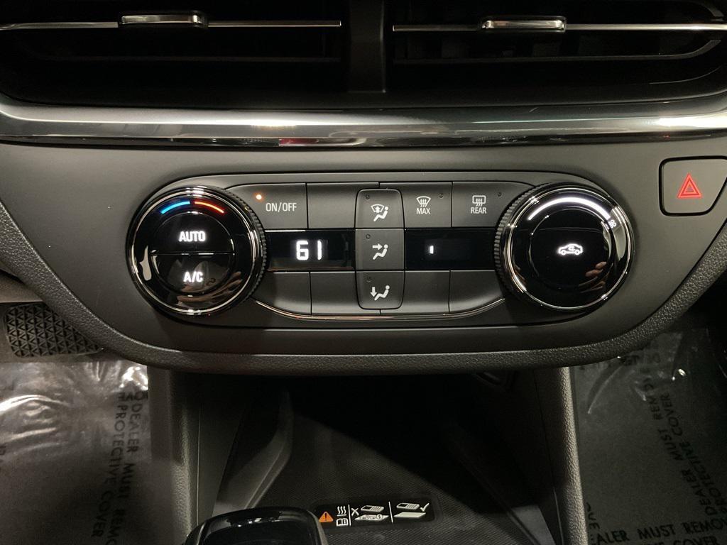 new 2025 Buick Envista car, priced at $25,285