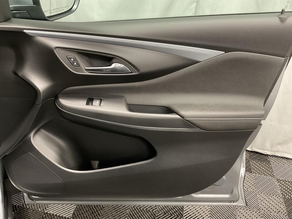 new 2025 Buick Envista car, priced at $25,285