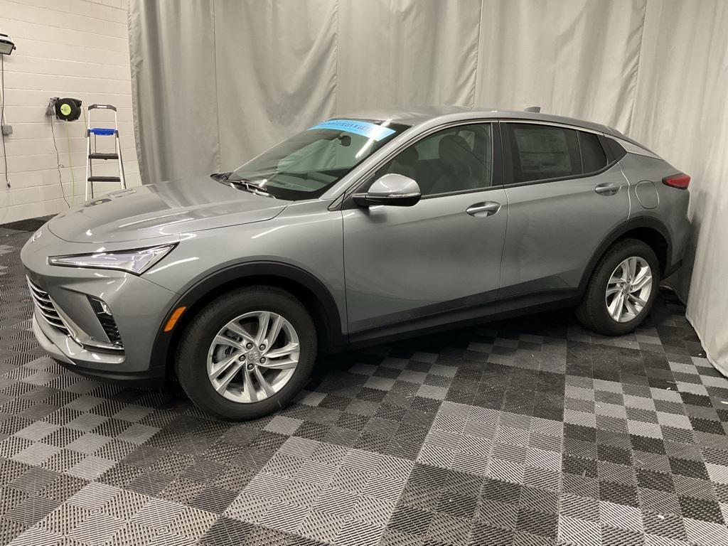 new 2025 Buick Envista car, priced at $25,285