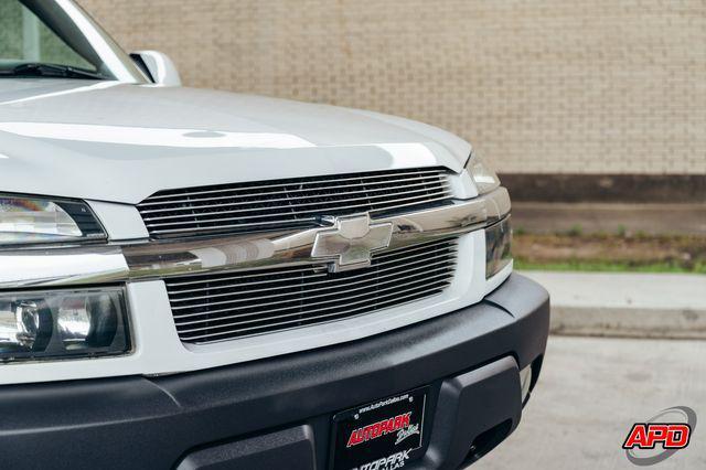 used 2003 Chevrolet Avalanche car, priced at $22,995