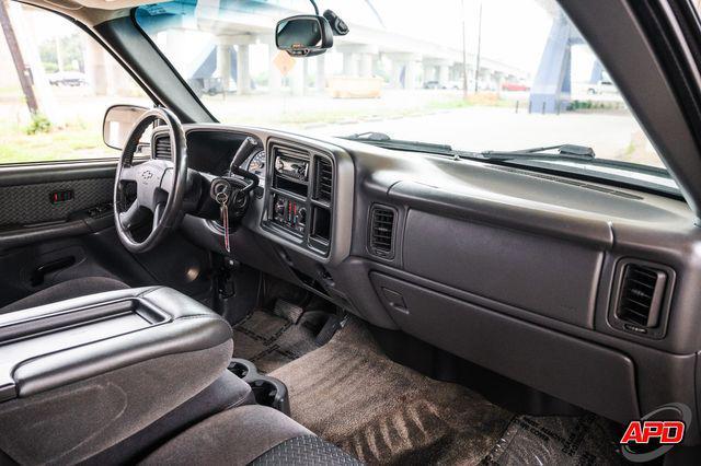 used 2003 Chevrolet Avalanche car, priced at $22,995