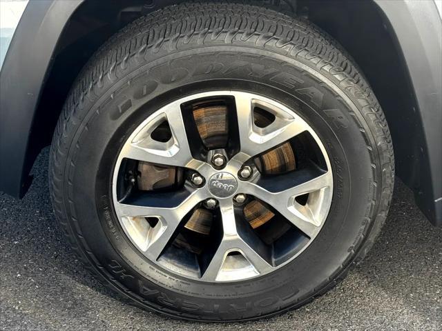 used 2015 Jeep Cherokee car, priced at $9,999