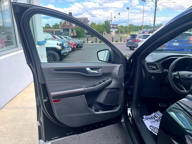 used 2023 Ford Escape car, priced at $25,499