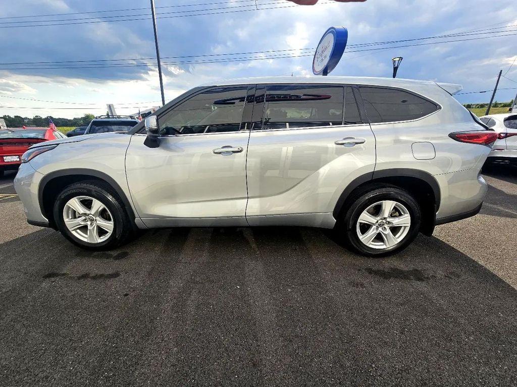 used 2022 Toyota Highlander car, priced at $29,999