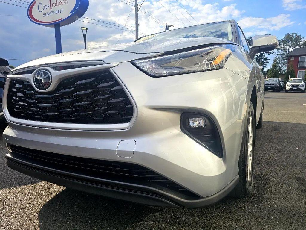 used 2022 Toyota Highlander car, priced at $29,999