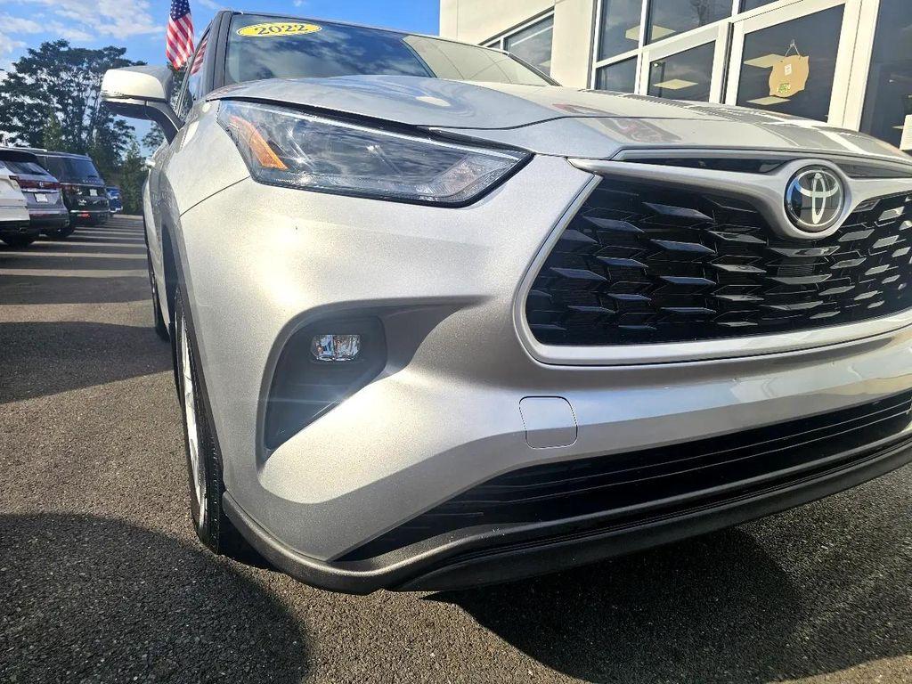 used 2022 Toyota Highlander car, priced at $29,999