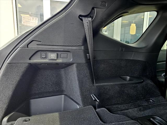 used 2022 Acura MDX car, priced at $46,999