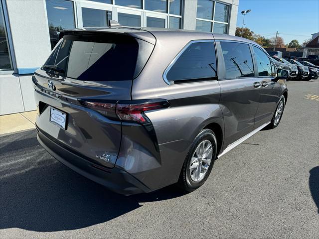 used 2023 Toyota Sienna car, priced at $37,999