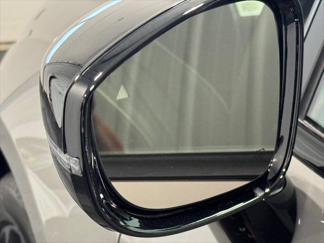 used 2025 Chrysler Pacifica car, priced at $43,912