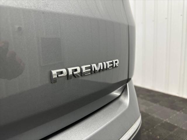 used 2023 Chevrolet Traverse car, priced at $33,989