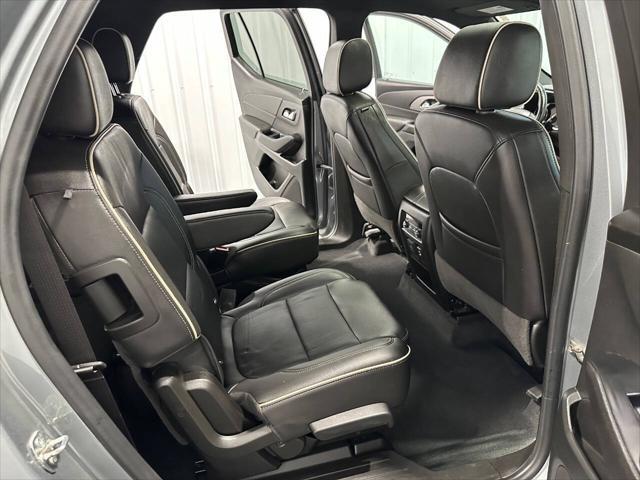 used 2023 Chevrolet Traverse car, priced at $33,989