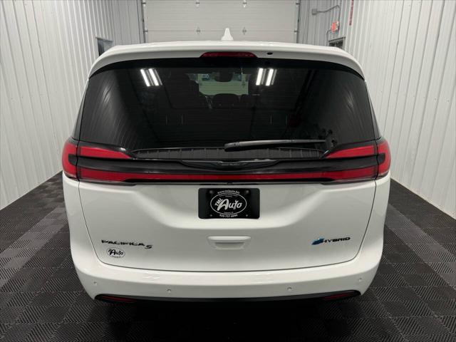 used 2022 Chrysler Pacifica Hybrid car, priced at $25,895