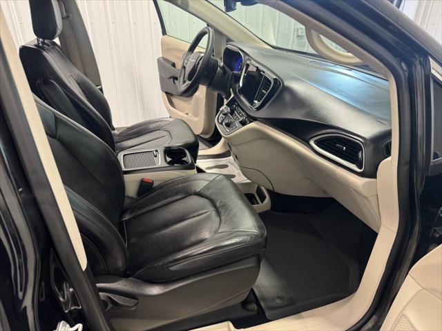 used 2022 Chrysler Pacifica car, priced at $20,948