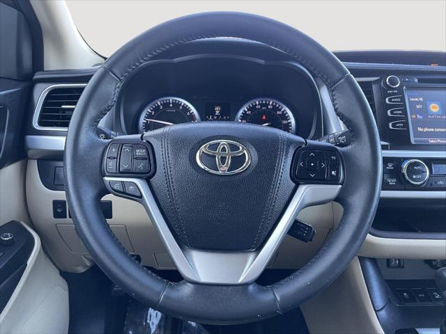 used 2016 Toyota Highlander car, priced at $22,400