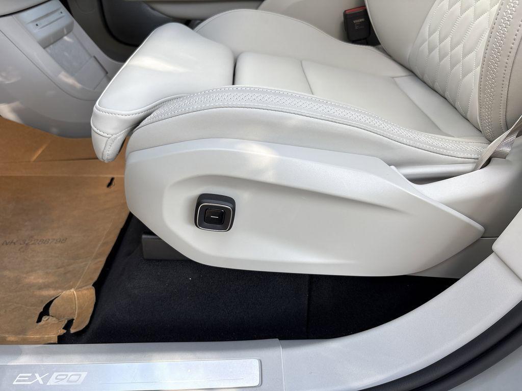 new 2025 Volvo EX90 car, priced at $65,640