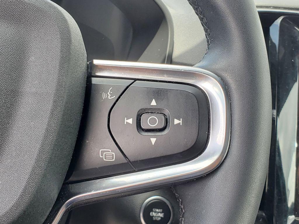 used 2022 Volvo XC40 car, priced at $31,490