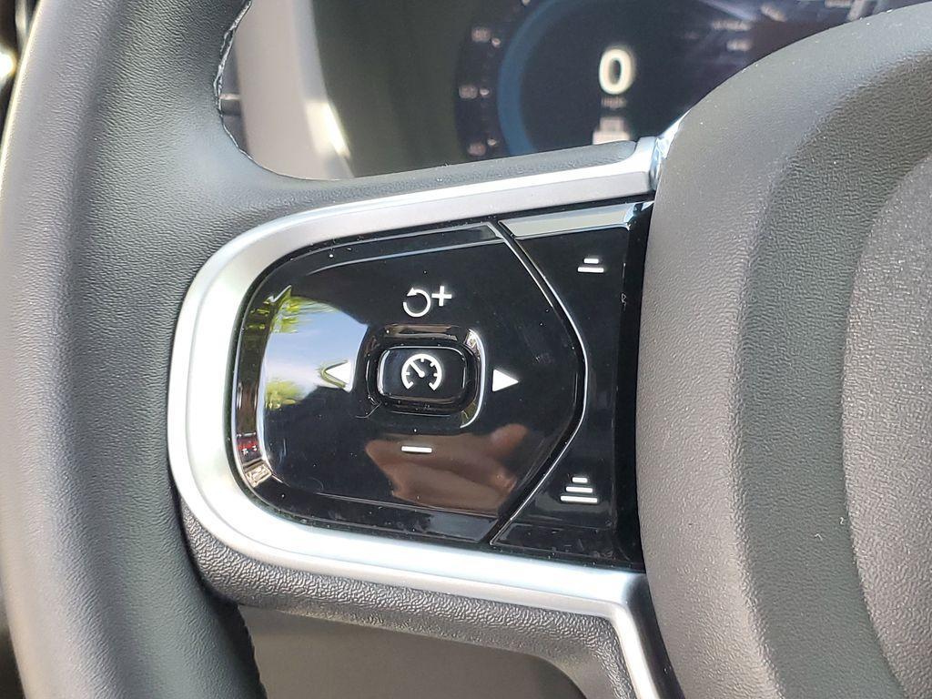 used 2022 Volvo XC60 car, priced at $31,990