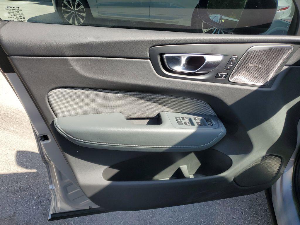 used 2022 Volvo XC60 car, priced at $31,990