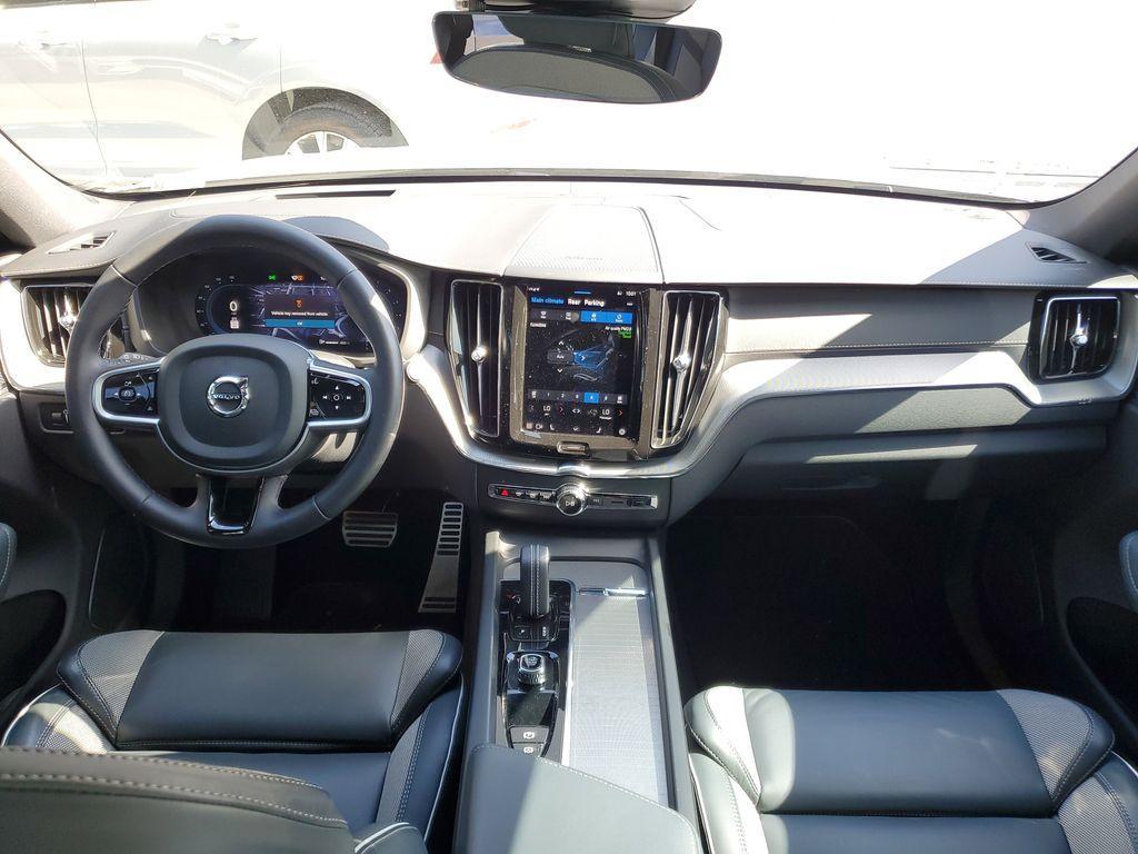 used 2022 Volvo XC60 car, priced at $31,990