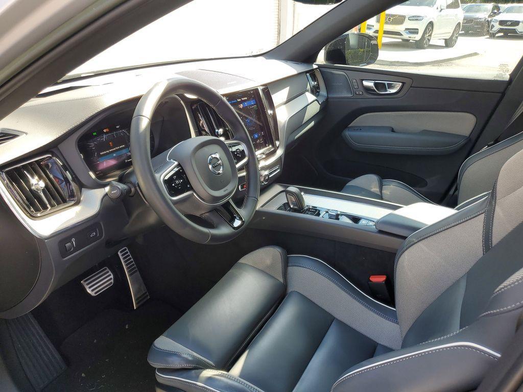 used 2022 Volvo XC60 car, priced at $31,990