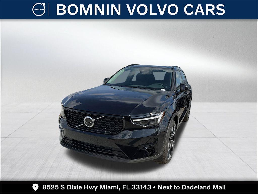 new 2025 Volvo XC40 car, priced at $47,595