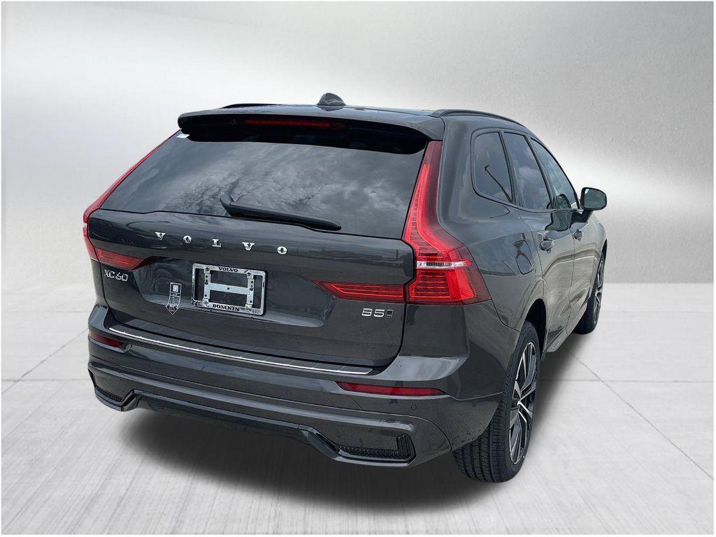 new 2025 Volvo XC60 car, priced at $51,475