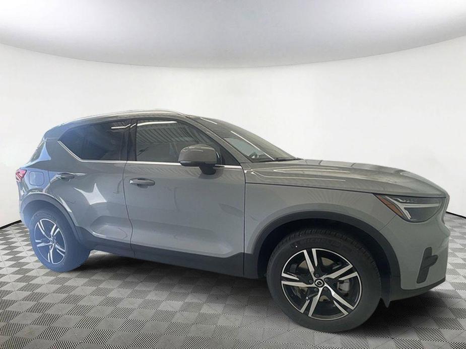 new 2024 Volvo XC40 car, priced at $34,095