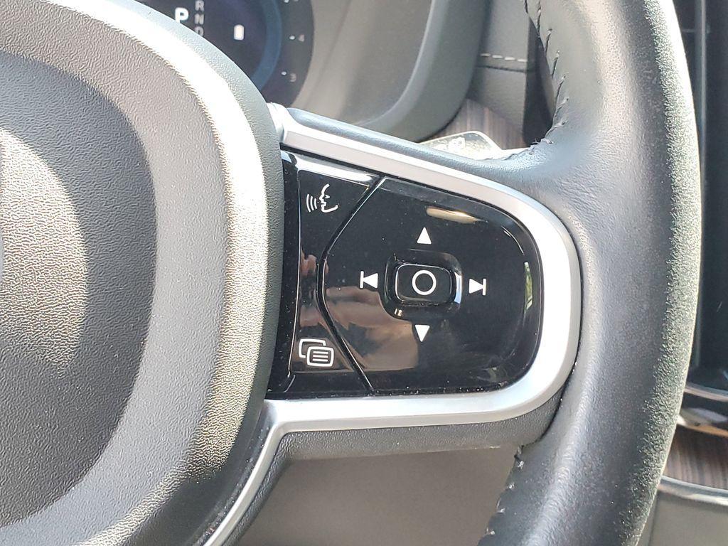 used 2022 Volvo XC60 car, priced at $34,490