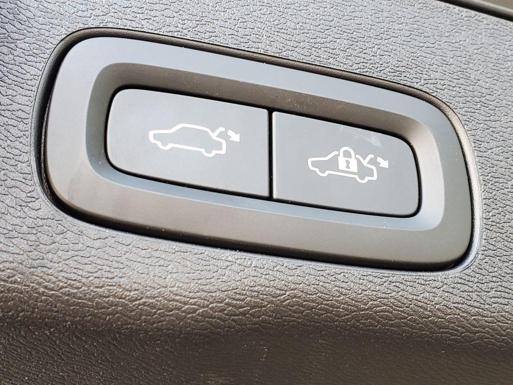 used 2022 Volvo XC60 car, priced at $34,490