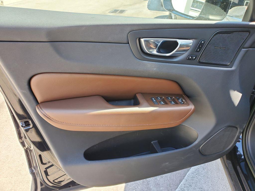 used 2022 Volvo XC60 car, priced at $34,490